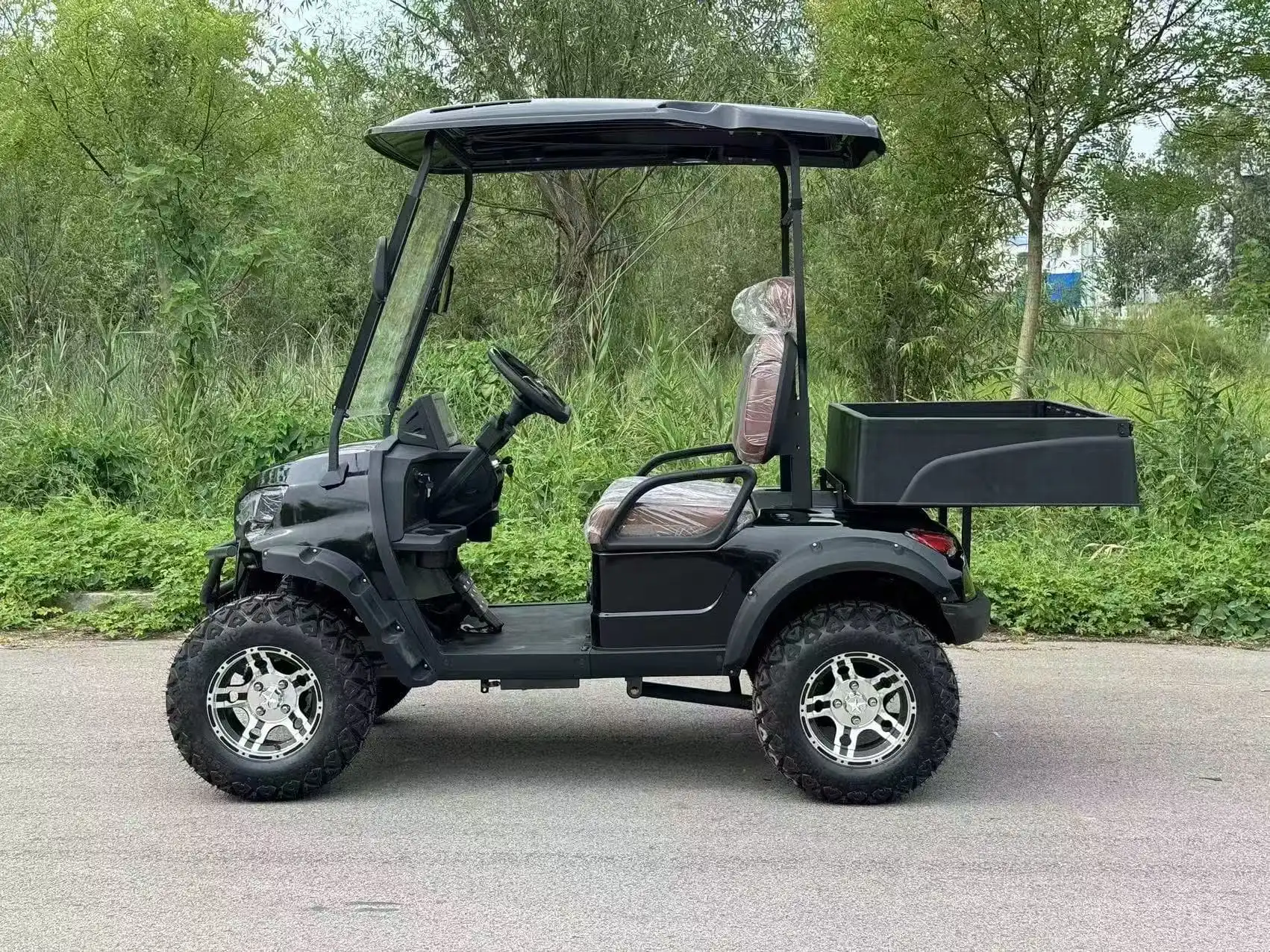 How Do Custom Gas Powered Golf Carts Improve Performance on Challenging Terrains?