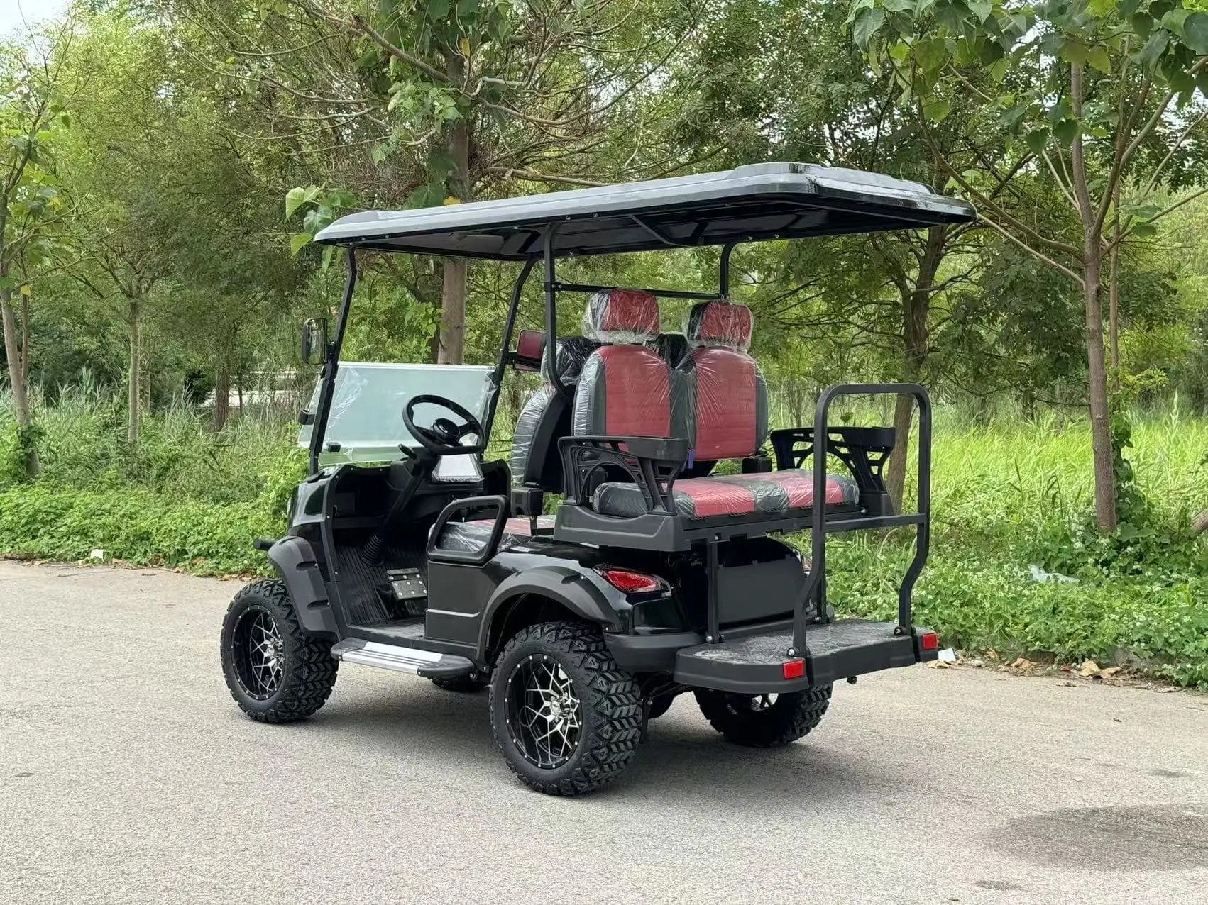 What Makes a 48V Golf Cart Ideal for Family and Resort Use?