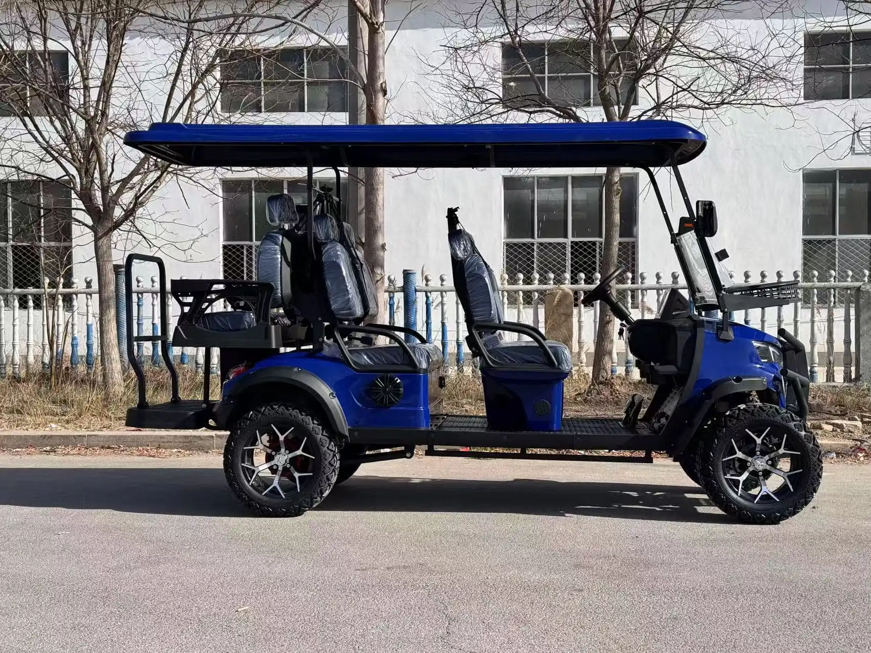 How Does a 6 Person Golf Cart Street Legal Benefit Luxury Resorts and Hotels?