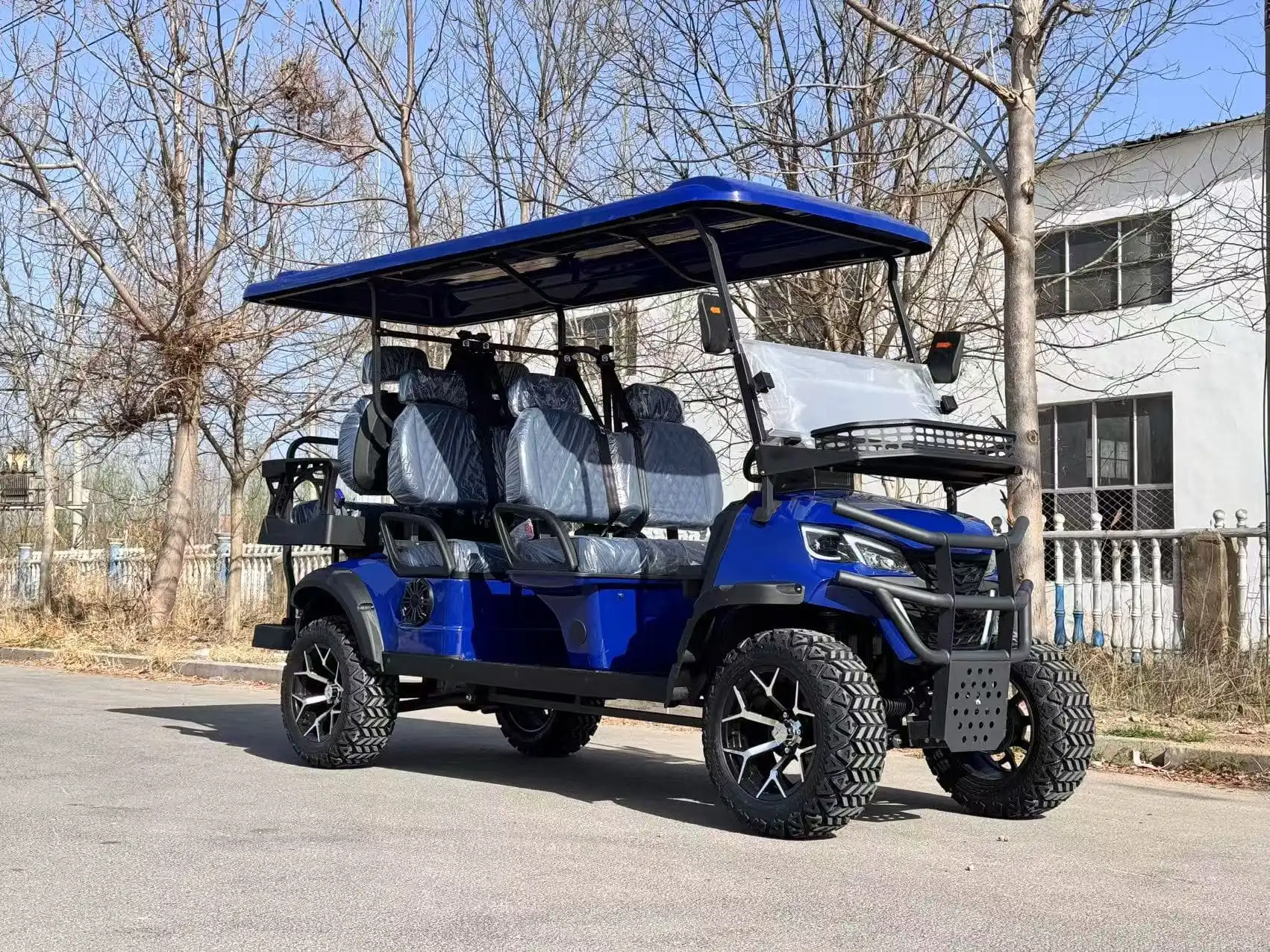 What Are the Most Popular Applications for a Small Golf Cart?